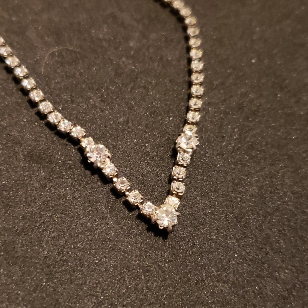 White Rinstone Necklace ( Free With Purchase)